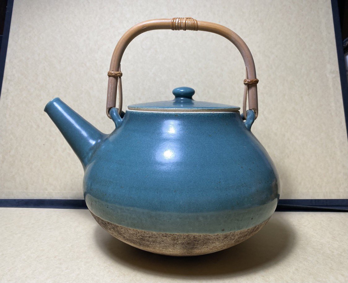 世界の民具21 伊賀円柱焼・青土瓶 伊賀丸柱焼は、日本六古窯に数え