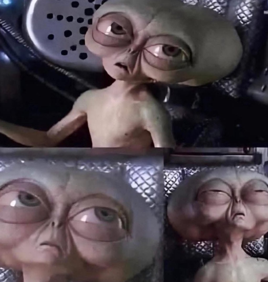 "You're not even watching the movie"
me: yes l am