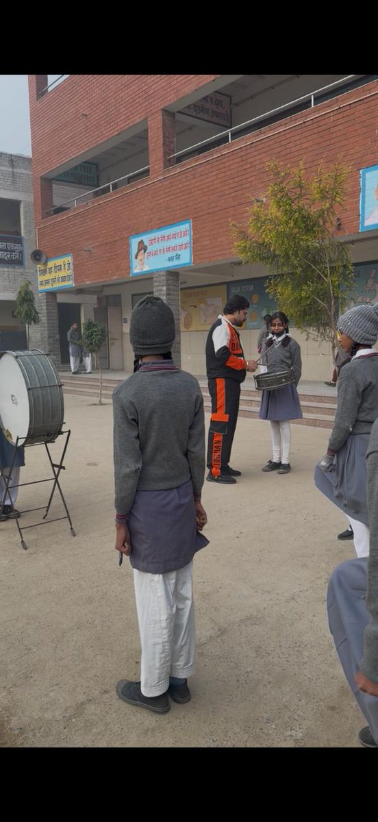 DietBhola's tweet image. #Volunteer:Manav Sharma
#Activity:Parade
SKV, Brahampuri X block
#Vidyanjali
@VidyanjaliDelhi @vidyanjali_edu #NEP2020