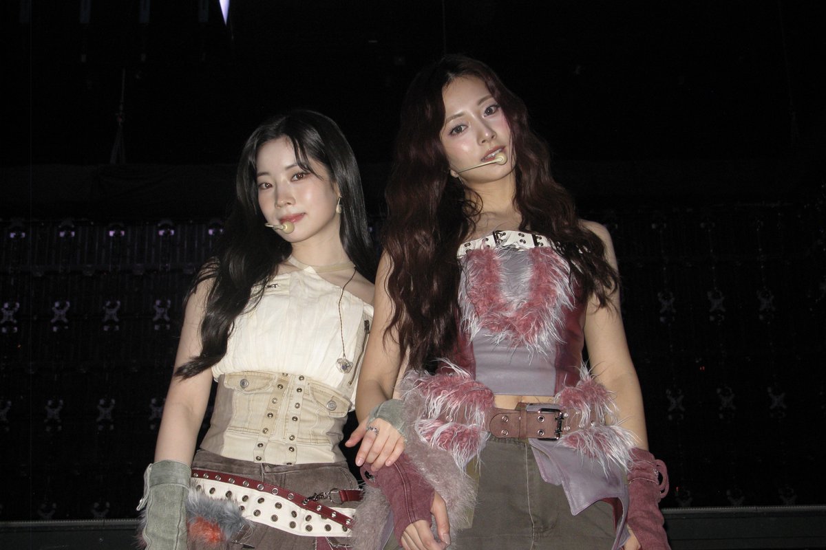 godmitzu's tweet photo. WE GOT THE DATZU PHOTO FROM DAHYUN https://t.co/qiaUqqRM7N