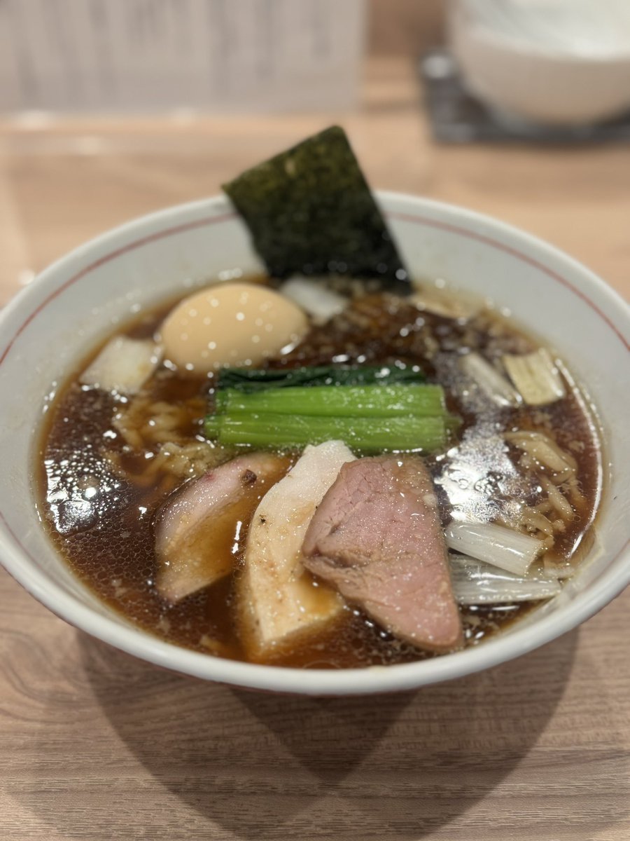 aktjp's tweet photo. 本日の麺活、柏新規、味玉手揉み中華そば（醤油）〜
#麺活　#ラーメン大好き https://t.co/7qi6MBfSDj