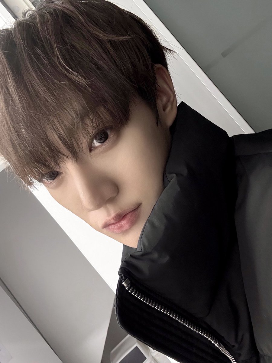 thewind_twt's tweet photo. [#타나톤] 무표정이 컨셉. https://t.co/Iw106o20jF