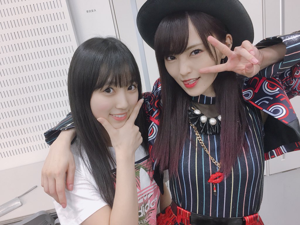 奈子ちゃんのオタクもしてるので､､､
今日のオンライントーク会で「武道館の時に彩ちゃんと話したりとかした？」と聞いたら裏で挨拶したとの事🥹🥲
かっこよかった...って言っててオタクは大歓喜でした。。
レコメン共演待ってますとお伝えしたのでいつか叶うといいなぁ☺️