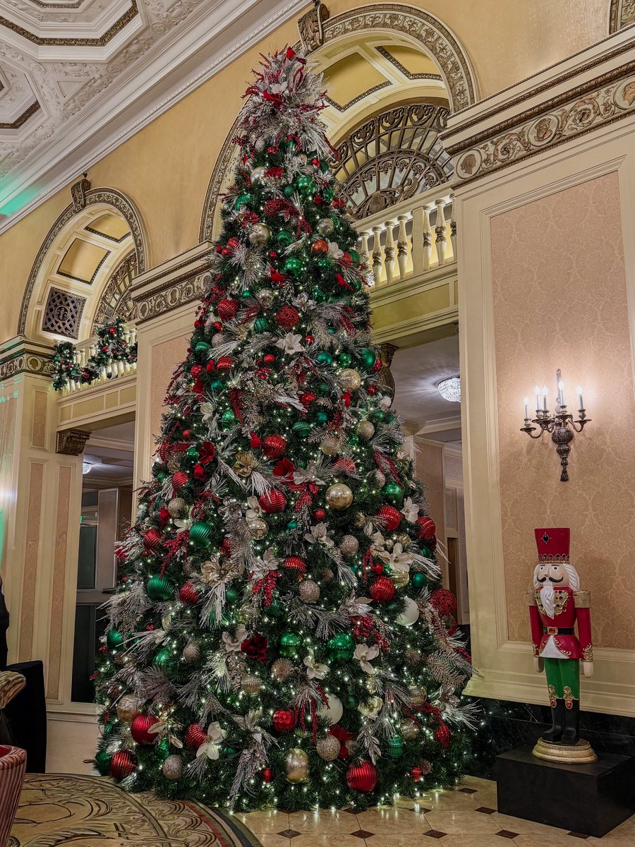 Made a stop at the #OmniWilliamPenn after seeing The Nutcracker at the Benedum Center and was reminded why I love Pittsburgh at the holidays so much.