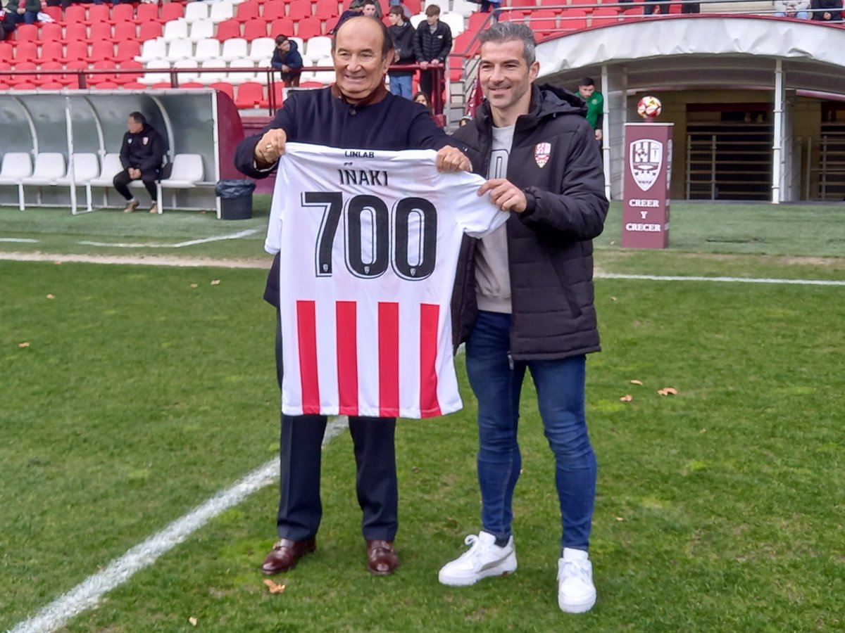 🚨Abierto el CASTING para ser el autor del GOL Nº800 en la historia del LOGROÑÉS🚨

1⃣0⃣0⃣ <a href="/ManuGarcia19/">Ⓜ️ANU</a> 
2⃣0⃣0⃣ <a href="/gon_tx7/">Adrien Goñi</a> 
3⃣0⃣0⃣ <a href="/AlChevi8/">Chevi8</a> 
4⃣0⃣0⃣ <a href="/GarciaRayco/">Rayco Garcia</a> 
5⃣0⃣0⃣ <a href="/AntonioAsencio1/">Antonio Asencio</a> 
6⃣0⃣0⃣ <a href="/JDubasin/">jonathan dubasin</a> 
7⃣0⃣0⃣ <a href="/I_saenz/">Iñaki Sáenz</a>