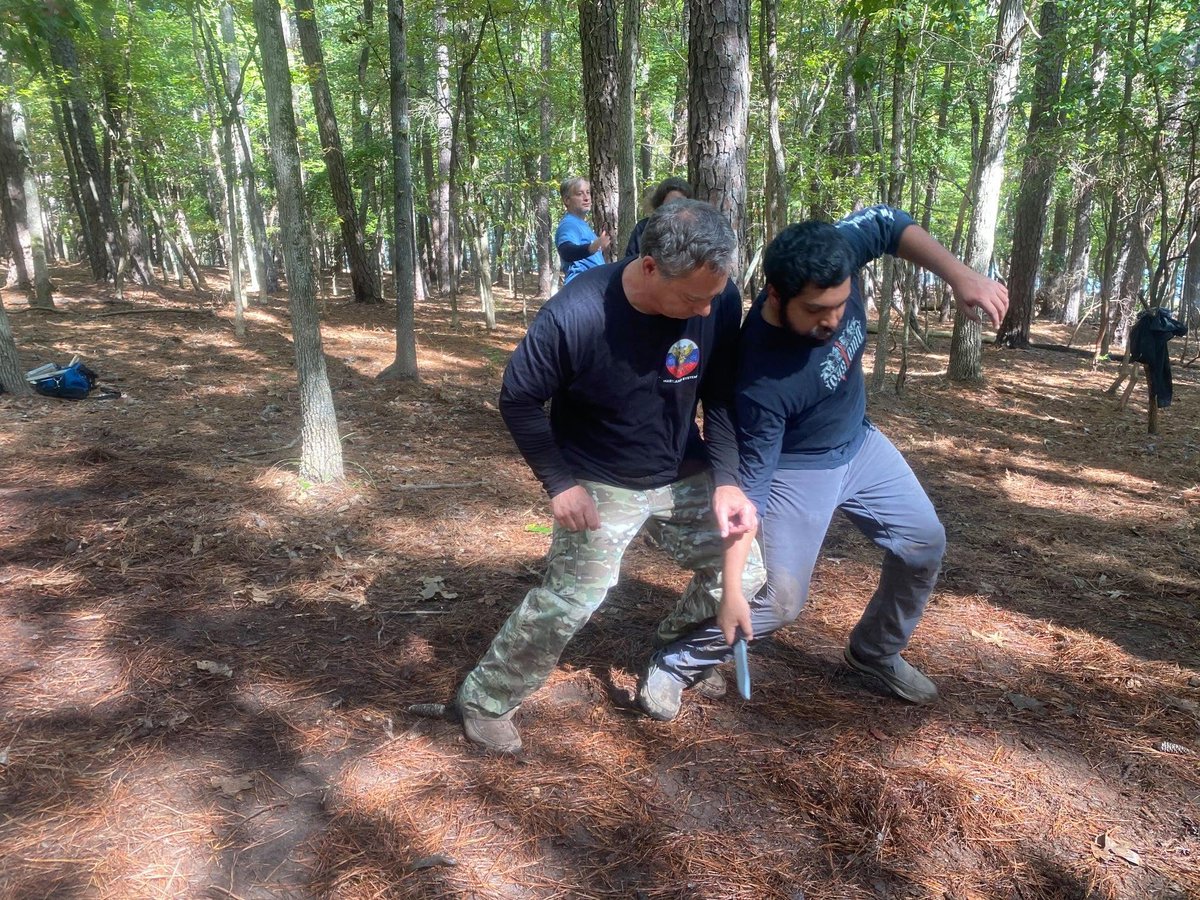 MarylandSystema's tweet photo. Knife attacks depend on biomechanics. 

Systema training disrupts posture, balance, and force transfer so speed and control break down under stress.

Train for real pressure. Free intro class available.

#Systema #Rockville #SelfDefense #Awareness #FirstClassFree https://t.co/AXrowWeP7t