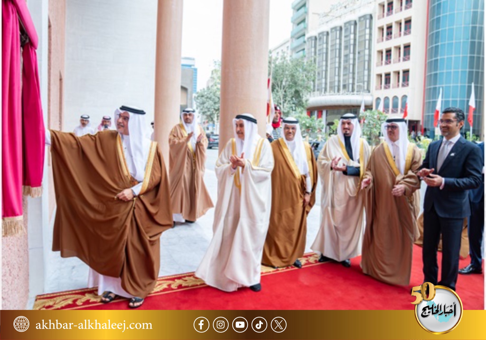 سمو ولي العهد رئيس مجلس الوزراء: مملكة البحرين تتمتع بإرثٍ عريق في مجال العمل البلدي امتد لأكثر من قرنٍ انعكس إيجاباً على التنمية الحضرية وتطوير الخدمات العامة #البحرين 