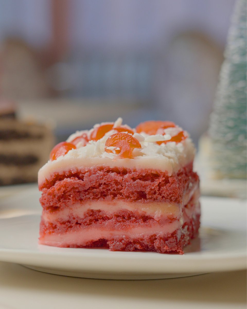 Late Night Love &amp; Festive Delights!
Cozy up with our brand new winter dessert stars:Red Velvet Pastry and Plum Cake 
Get ANY dessert for just ₹125 onwards with your order. Don’t let these limited time treats slip away tag a friend and start your order #DessertDeals#wintertreat