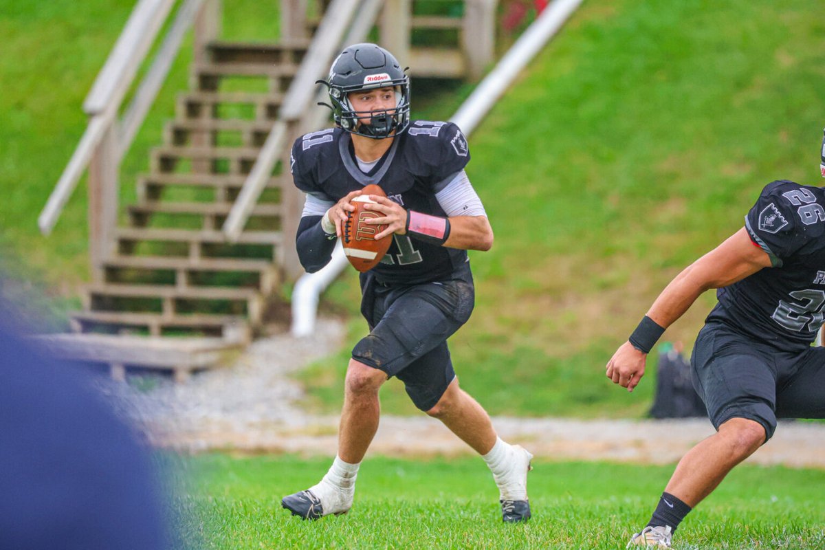 CFBStickers's tweet photo. Here's a Senior HS Quarterback from WV...

Big10 Conference OPY and Class AAAA All-State Football QB out of WV... @Slaton_Manko32

This Season: 2734 Passing Yards, 27 TDs, 690 Rushing Yards &amp; 8 Rushing TDs

Has 2 Single Game State Records: 43 Completions &amp; 691 Passing Yards

DOG! https://t.co/T66pr3rLdd