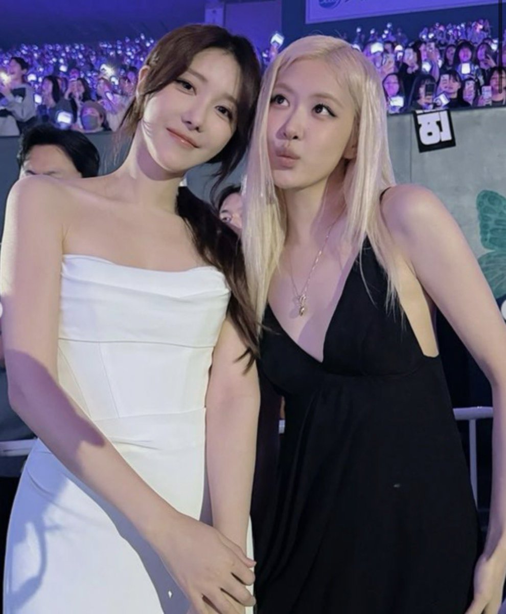 ceolmh3's tweet image. 로제 1997년생
이지아 1978년생