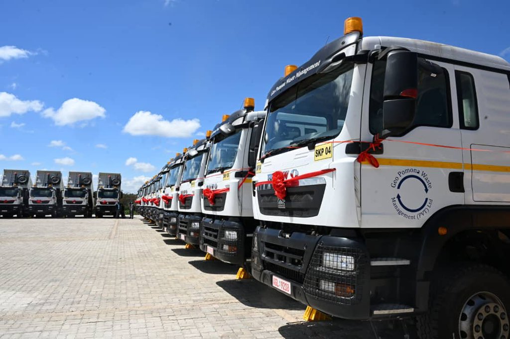 ZanuPFMabvuku's tweet image. His Excellency President Emmerson Mnangagwa has officially commissioned a diverse fleet of waste management vehicles at the GeoPomona Waste Management Site, bringing the total number of purpose-built vehicles acquired to over 100.

Since the establishment of this Waste Management…
