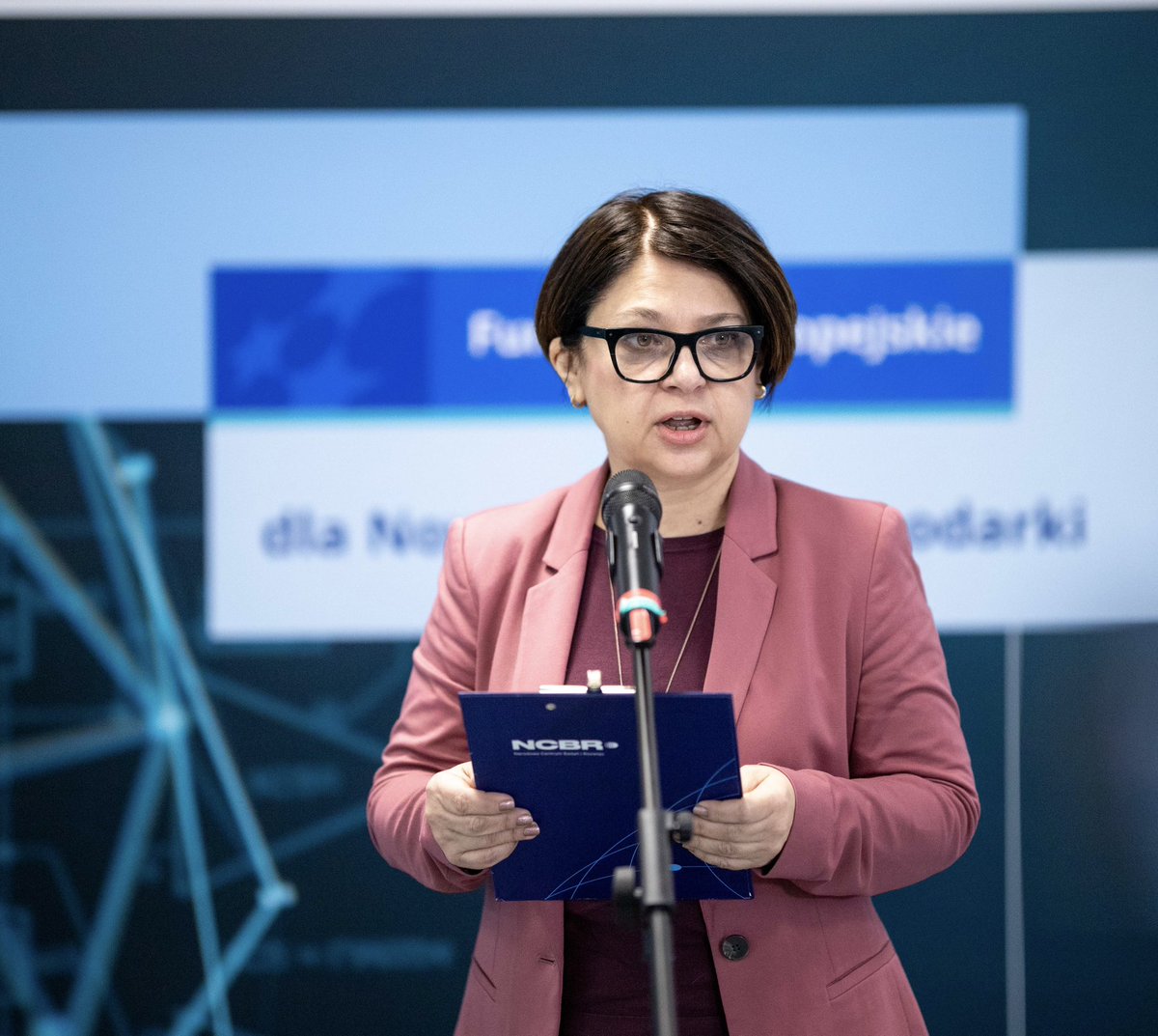 NCBR_pl's tweet photo. Nowy rozdział dla innowacji w MŚP właśnie został otwarty! Podczas konferencji prasowej oficjalnie ogłosiliśmy projekt #InnoStart, który pomoże MŚP rozpocząć działalność innowacyjną.

Szczegóły: https://t.co/Cs3DrhVkG2

#FunduszeUE #FunduszeEuropejskie https://t.co/dZQUcuTawI