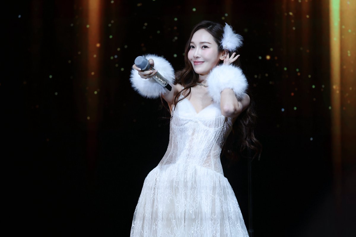 251214 Star2Star Christmas special in HK (2)

#JessicaJung #제시카