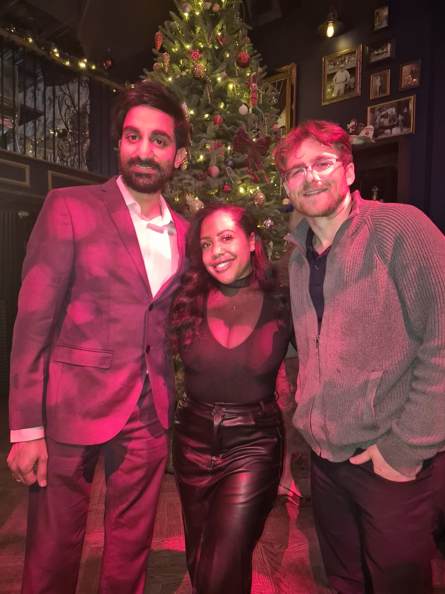 Congratulations to the Business Builder award winners: Phani, Racquel and Stephen! Your hard work hasn't gone unnoticed!

#Salesfloor #TeamCulture #EmployeeRecognition #YearEndCelebration #TeamWork