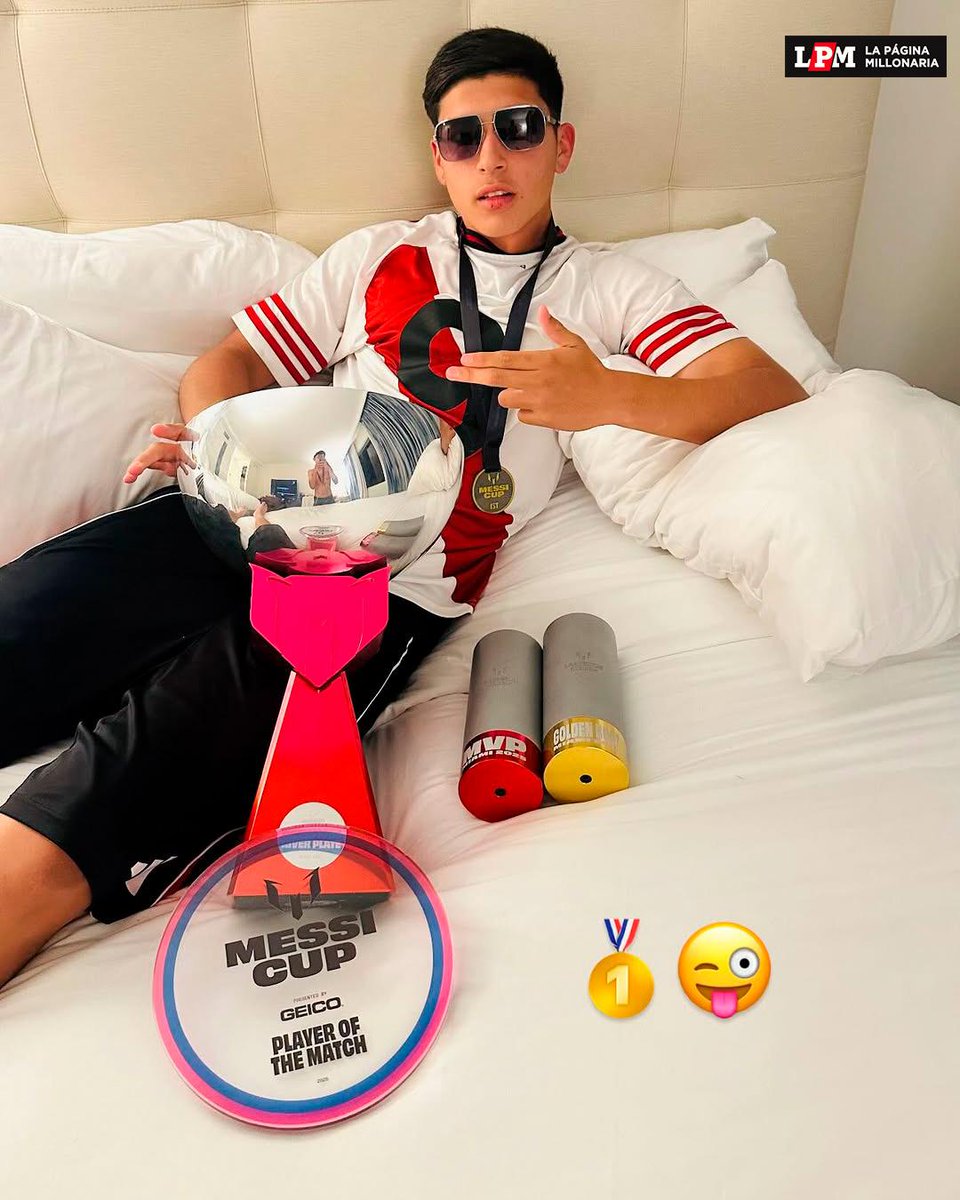 ⭐ Campeón del torneo
⭐ Goleador del torneo
⭐ MVP de la final
⭐ MVP del torneo

La foto que subió Bruno Cabral a sus redes 👏💎
