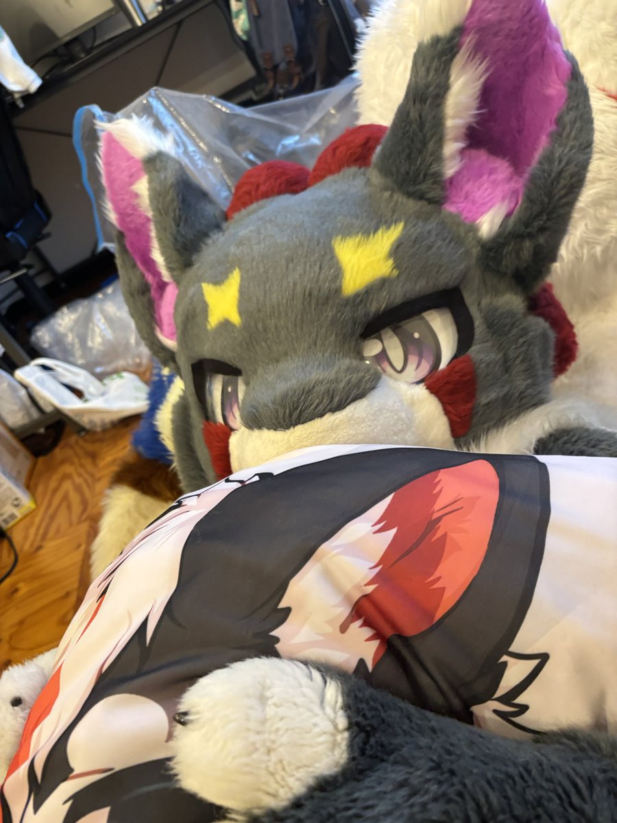 この週末のオフ

p1📸:<a href="/ziliu1029/">ZERIO</a> 
p1-3🐈‍⬛:<a href="/Leoon_furry/">雷恩→冬兽聚（WFF）→ケモノクロス</a> 
p2🐺:<a href="/RU_DC2/">クレちん</a> 
p3-4🦊🦇:<a href="/wiz_schul_0219/">いちゅ⇒WFF🇨🇳</a>