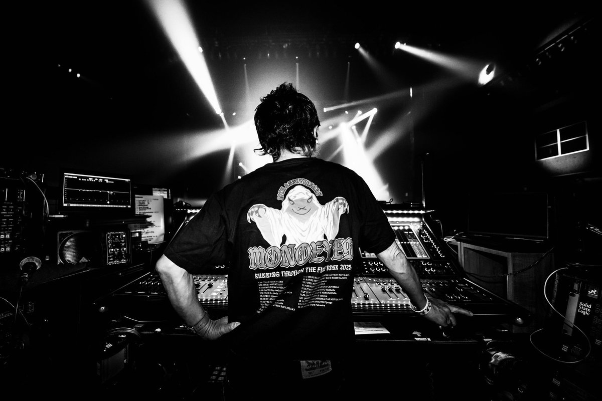 SPC_nishikata's tweet image. 【今日の盗撮】
ツアー23本目♪

photo by @ishii_maki

#MONOEYES
#RunningThroughtheFireTour2025
#ZEPPfukuoka