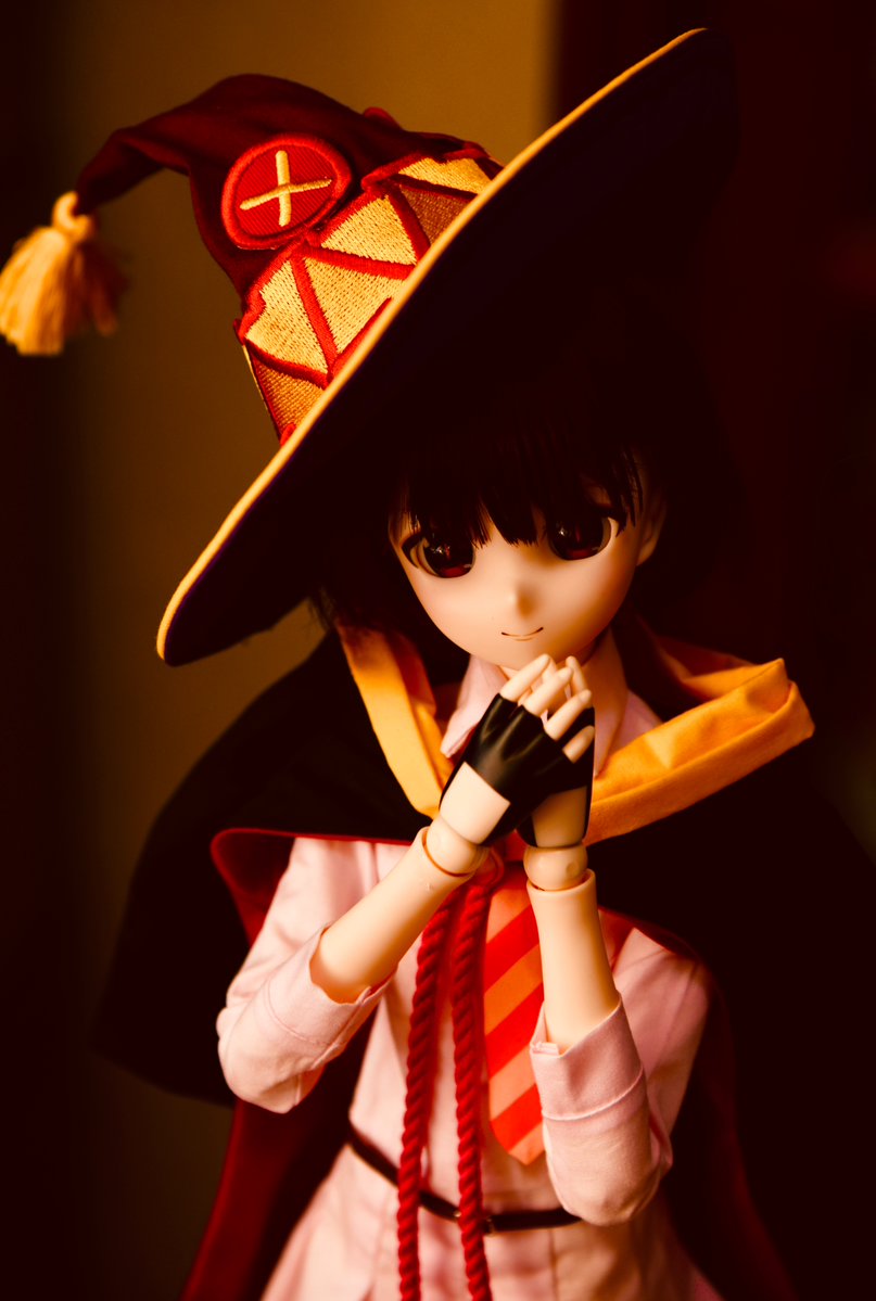 #深夜のドール撮影素敵文1440分1本勝負　
2025.12/15分のお題 【うすあかり】
私は爆裂魔法だけが好きなのです