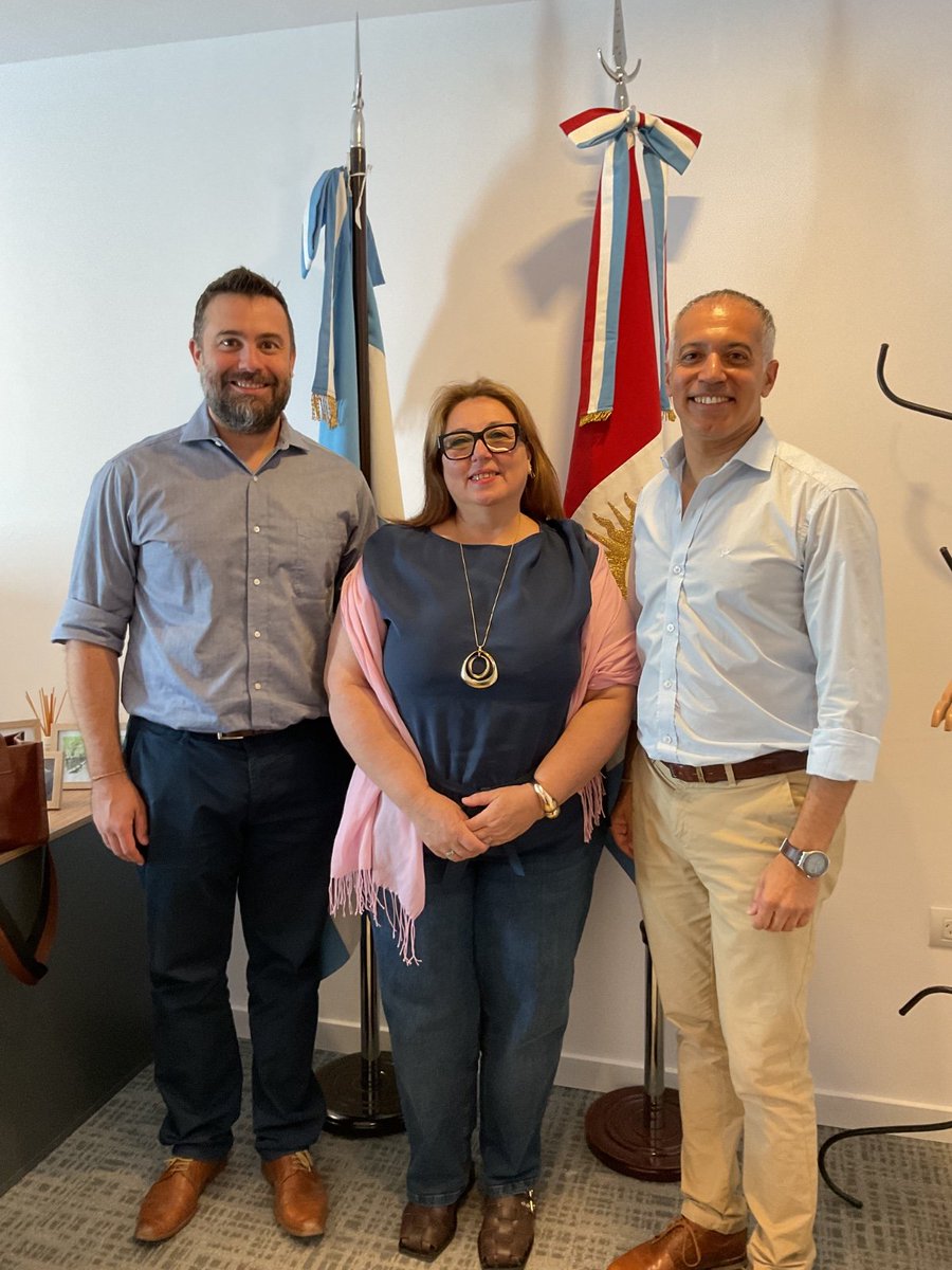 Gestionando para los vecinos✔️
Me reuní con las autoridades del centro vecinal de b° Rogelio Martínez, junto al Subsecretario de Tránsito <a href="/MuniCba/">Municipalidad de Córdoba</a> <a href="/eduramirezcba/">Edu Ramirez</a>, con quienes pudimos tratar las preocupaciones de los vecinos vinculadas a la seguridad vial de la zona. #Córdoba