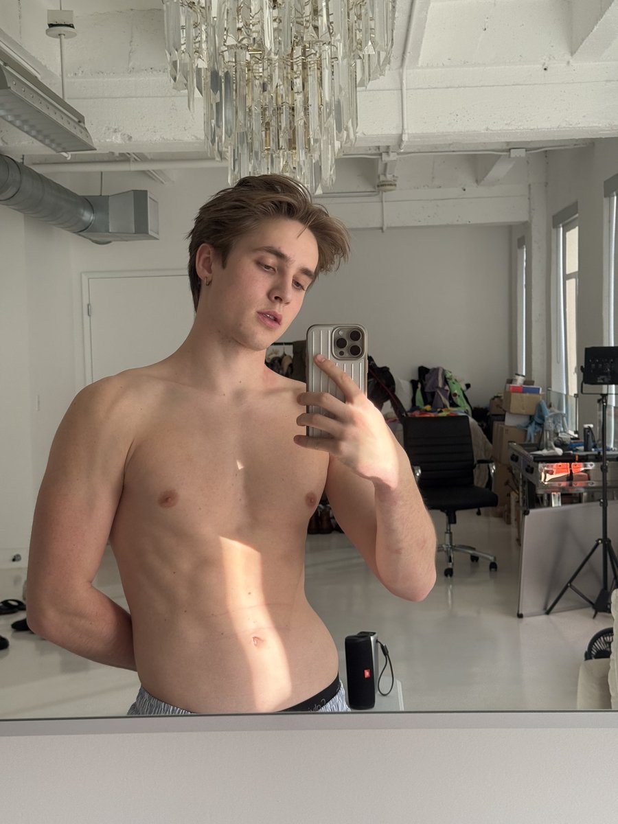 olivermuhl's tweet image. Ready for the Monday rush