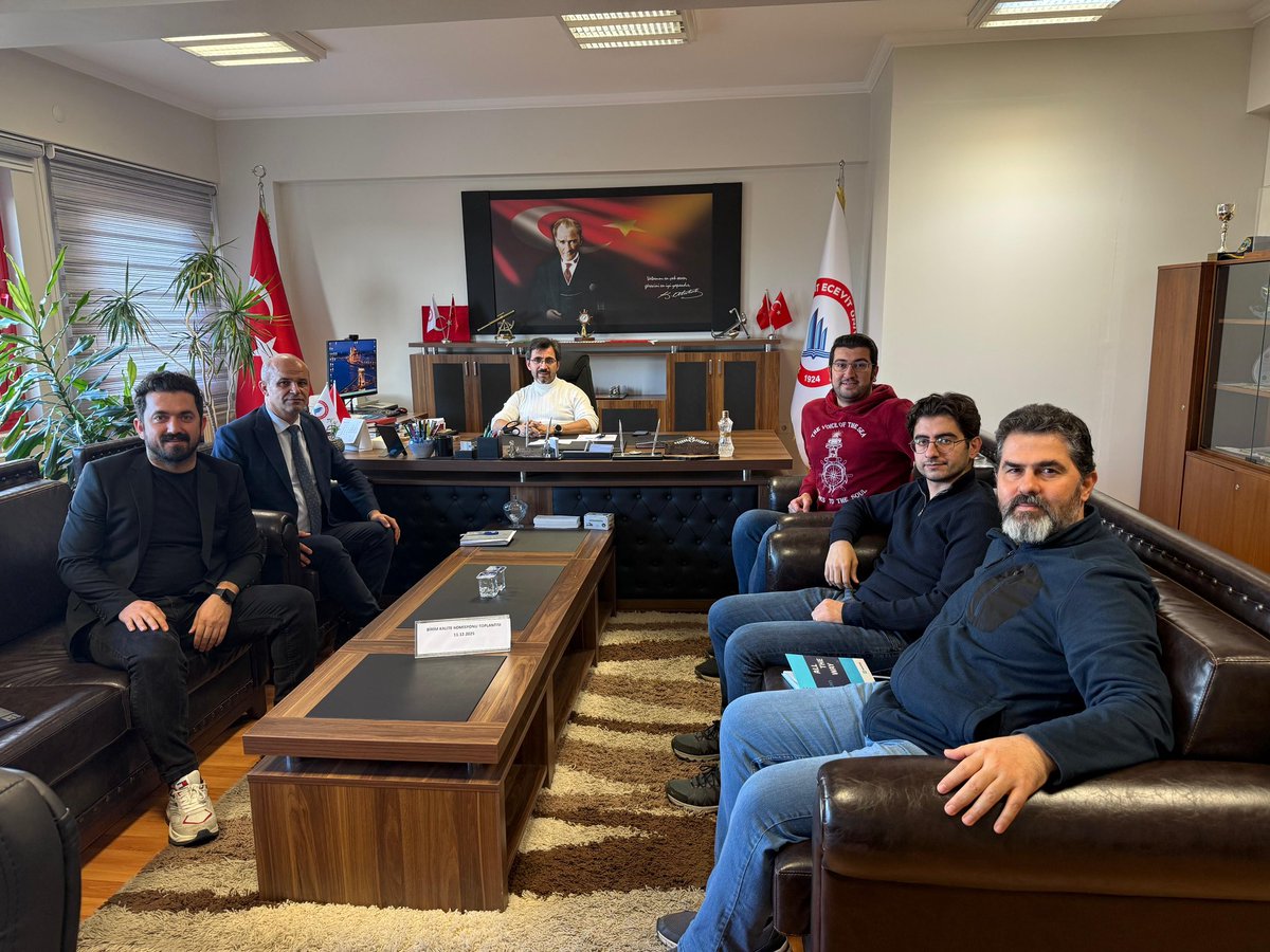 zbeundf's tweet photo. BEUN Denizcilik Fakültesi Kalite Komisyonu 11.12.2025 tarihinde saat 15.00'da;

1- 2025-2026 Bahar Dönemi Ders Hazırlıkları

2- Fakültede Gerçekleştirilen Etkinliklerin Değerlendirilmesi

3- Dış Paydaş ve Danışma Kurulu Toplantılarının Değerlendirilmesi

maddelerini görüşmüştür. https://t.co/CzNEADm4ko