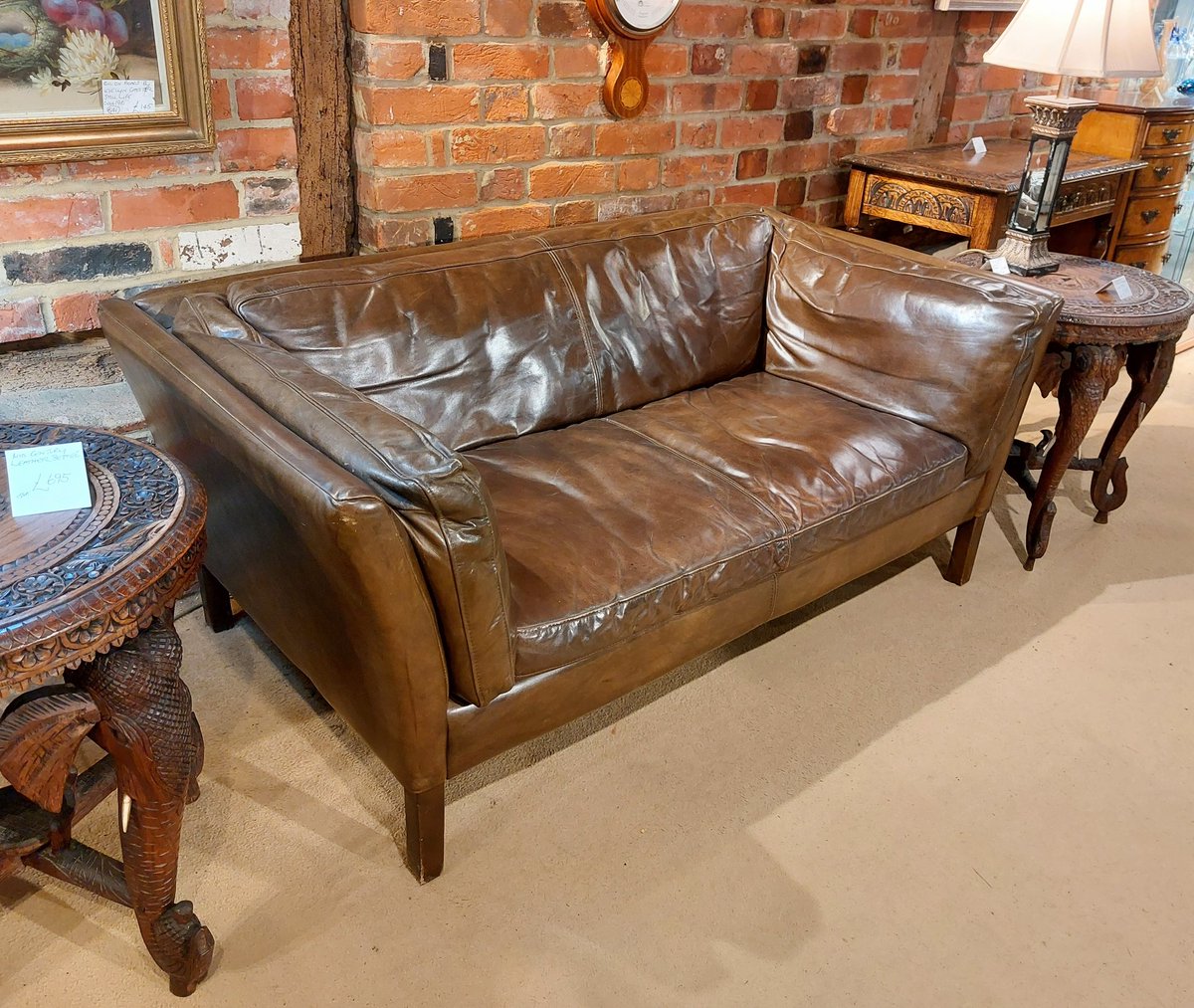 #laliquedishes #frenchputtisculptures #vintageleathersettee #judismithantiques #eversleybarnantiques instagram.com/eversleybarnan…