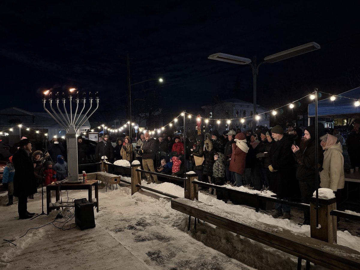 BethImmanuelWI's tweet photo. Happy Chanukah from beautiful, historic Hudson, WI. https://t.co/zV7XU9XUQ4