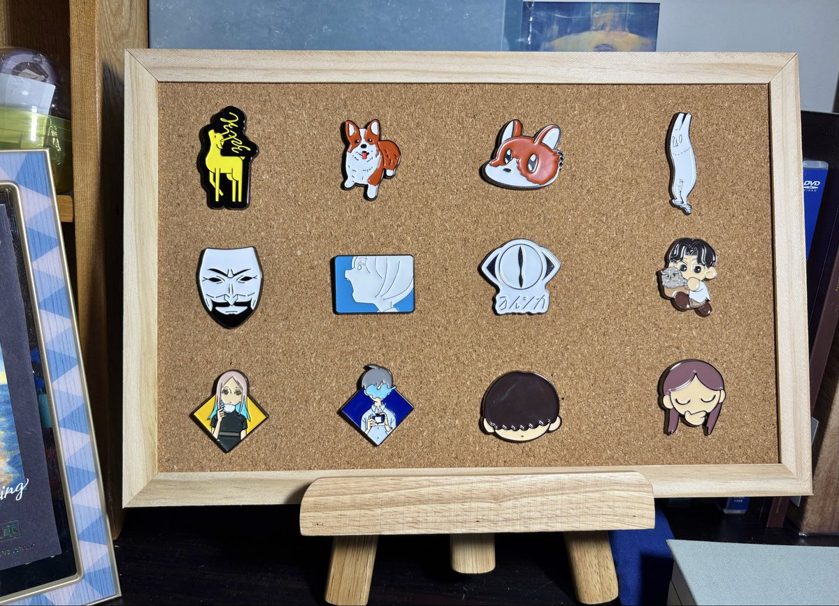 ようやく前世再演のピンバッジ揃った！ 嬉しい！！ そして、八月、某