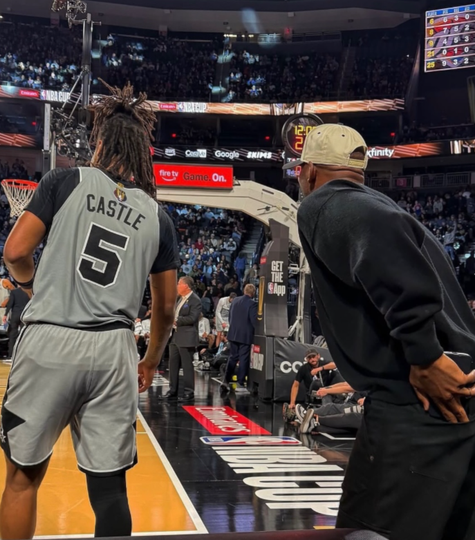 JeffGSpursZone's tweet photo. Ex-Spurs guard Chris Paul and was in Stephon Castle's ear in Cup game v OKC. Still being that mentor. (Via Paul threads) #nba #porvida #sanantonio #gospursgo https://t.co/IePugvQn74