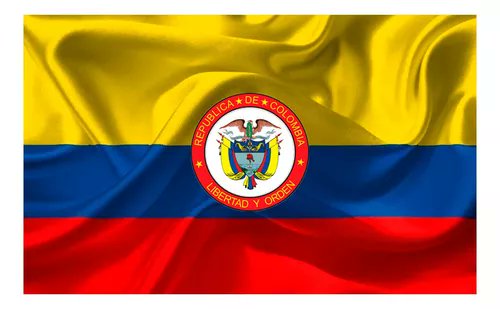 boteroitaly's tweet photo. Carta abierta al Presidente electo de la República de Chile,

Sr. José Antonio Kast

Señor Presidente electo:

Los abajo firmantes —ciudadanos colombianos comprometidos con la democracia, el pluralismo y el respeto entre naciones— nos dirigimos a usted para expresar, con claridad y sin ambigüedades, una posición que consideramos necesaria.

La elección presidencial en Chile es un acto soberano y democrático del pueblo chileno. Como tal, merece respeto pleno por parte de todos los Estados y, en particular, de sus jefes de gobierno. Las recientes declaraciones del Presidente de la República de Colombia, Gustavo Petro, en reacción a ese resultado electoral, no reflejan el sentir ni la tradición democrática de Colombia.

El lenguaje empleado —cargado de descalificaciones, analogías históricas extremas y retórica de confrontación— no corresponde al deber institucional de un Jefe de Estado, ni a los principios de convivencia democrática y respeto internacional que han caracterizado históricamente la relación entre Colombia y Chile.

Por ello, consideramos que una disculpa formal por parte del Presidente de Colombia al Presidente electo de Chile no solo sería procedente, sino coherente con los estándares mínimos de responsabilidad diplomática. Expresamos, asimismo, que en este episodio el Presidente Petro no representa a Colombia, sino una reacción personal que no compromete a nuestra Nación ni a su ciudadanía.

Colombia es —y seguirá siendo— un país que reconoce la alternancia democrática, que respeta las decisiones soberanas de otros pueblos y que entiende que la política internacional no se conduce desde la épica ideológica, sino desde el Derecho, la mesura y el respeto mutuo.

Las democracias no se fortalecen deslegitimando elecciones ajenas ni dividiendo el mundo entre enemigos morales. Se fortalecen cuando los gobiernos aceptan que el poder cambia de manos sin convertirse en amenaza, y cuando los Estados preservan un lenguaje responsable, incluso en la discrepancia.

Reiteramos nuestro respeto al pueblo chileno, a sus instituciones y a su decisión soberana. Chile y Colombia comparten una historia de cooperación, pluralismo y vocación democrática que no puede ni debe verse empañada por declaraciones impropias del ejercicio del poder.

Reciba usted un saludo respetuoso,
en nombre de millones de colombianos que creen en la democracia,
en la convivencia entre naciones
y en el deber de hablar con responsabilidad desde el Estado.

Colombia no es la retórica del agravio.
Colombia es la democracia que respeta la democracia.
AMEN