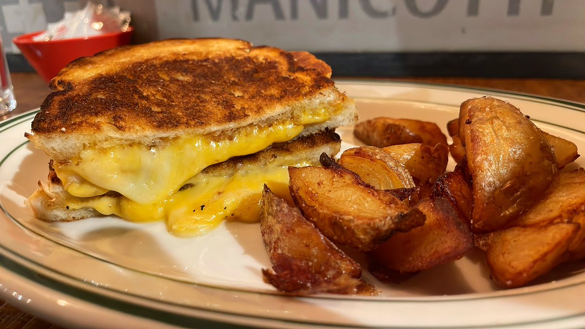 ここ好きなんだけどトランプも食べてるのか。