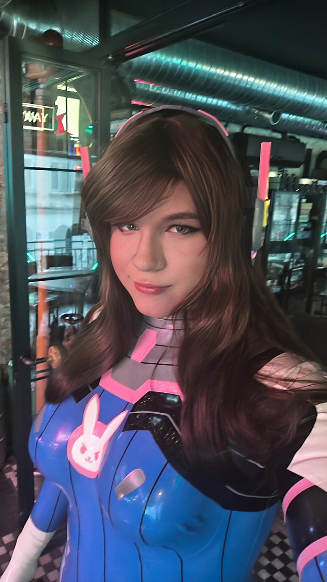 ne0nixxx's tweet photo. TODAY LATEX DVA SESSION 😏 https://t.co/YelcLS2t4u