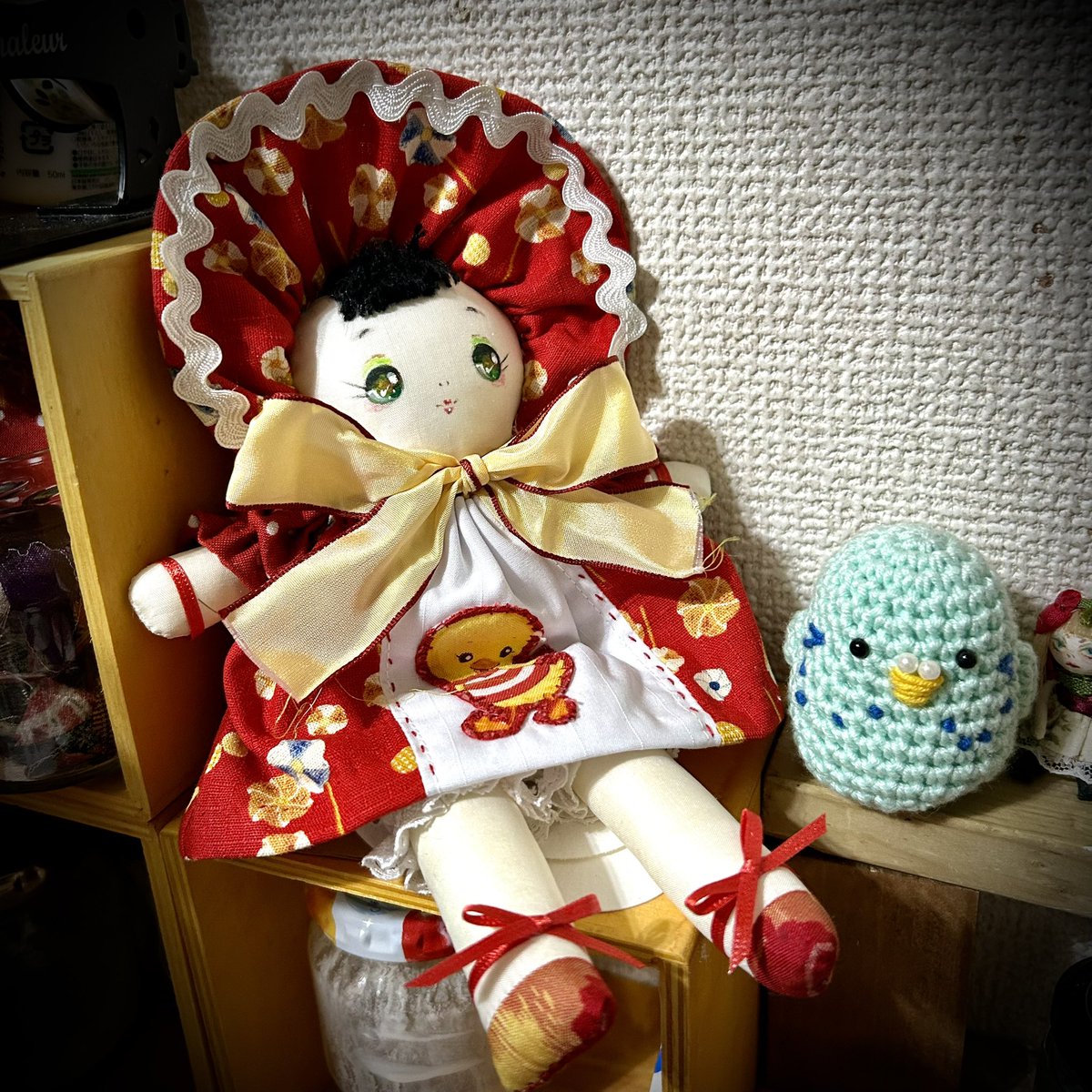 リボンは暫定🎀もっと派手な黄色がいい。 チークと、もうちょっと装飾