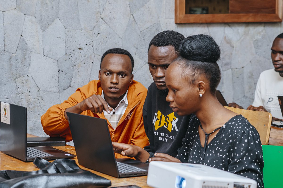HangaHubs's tweet photo. On 11–12 December, founders in the Hanga Hubs Incubation Program took part in a two-day workshop at the Musanze Innovation Hub, focused on strengthening the core business foundations of their startups.

@JicainRwanda @RISARwanda @HubMusanze @Theceorw https://t.co/swfV4A5TaJ
