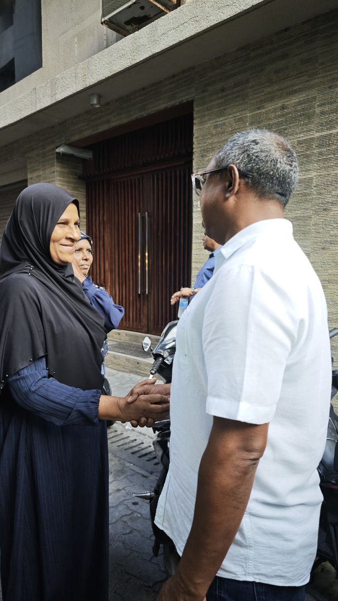 މާލީ ދަތިކަމުގެ ސަބަބުން ގެދޮރު ހެދޭނެ ގޮތްނެތި ގޮތްހުސްވެފައިވާ ރައްޔިތުންނަށް <a href="/aliaazim/">𝐀𝐥𝐢 𝐀𝐳𝐢𝐦</a> ހުޅަހަޅަނީ ހައްލު ހޯދޭނެ ޕްލޭނެއް.

ނިކުމެ ހުރީ ރައްޔިތުންގެ ޒަމާންވީ ތަކުލީފުތަކަށް ނިމުމެއް ގެނެސްދޭން 💪

#Gadhakoh 
#AliAzimForMayor 
#FaseyhaDhiriulhun