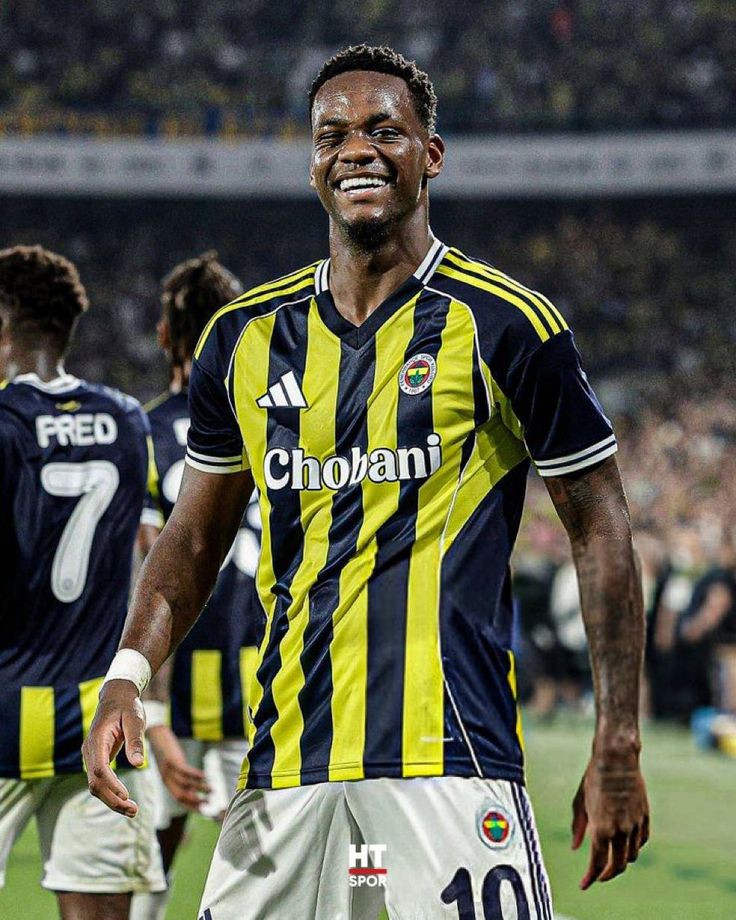 atavratcaglar's tweet photo. Ester’le günah dolu bir gece mi, yoksa Jhon Duran'la Fenerbahçe şampiyonluğu mu? https://t.co/MZYrm7reMO