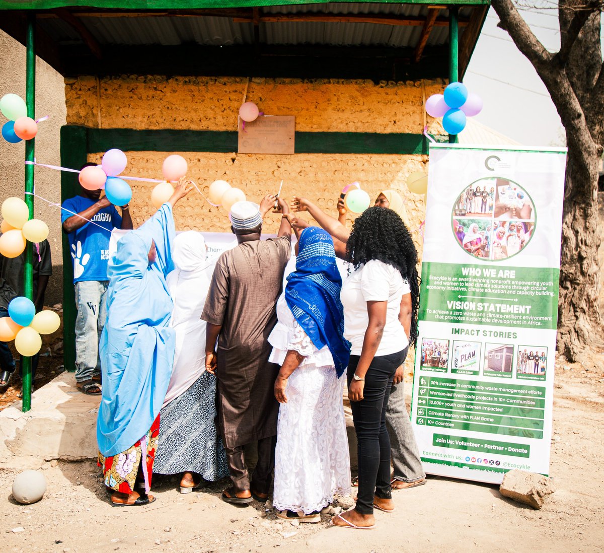 ecocykle's tweet photo. From plastic waste to public good.
Last week, we handed over the Niger State Bottle Toilet Project,a community-driven solution tackling plastic pollution and open defecation.
Grateful to our partners, community leaders &amp; and volunteers, for making this possible.
#EcocykleImpact https://t.co/M0mPK5mkxP