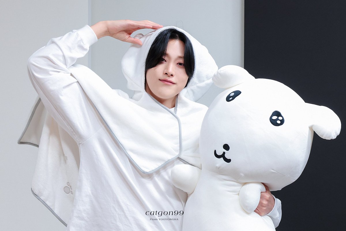 catgon99's tweet photo. 251214 점프업

용멍이 ♡ 나안아~ 

#위아이 #WEi #유용하 #YOOYONGHA https://t.co/7mIVt05tnU