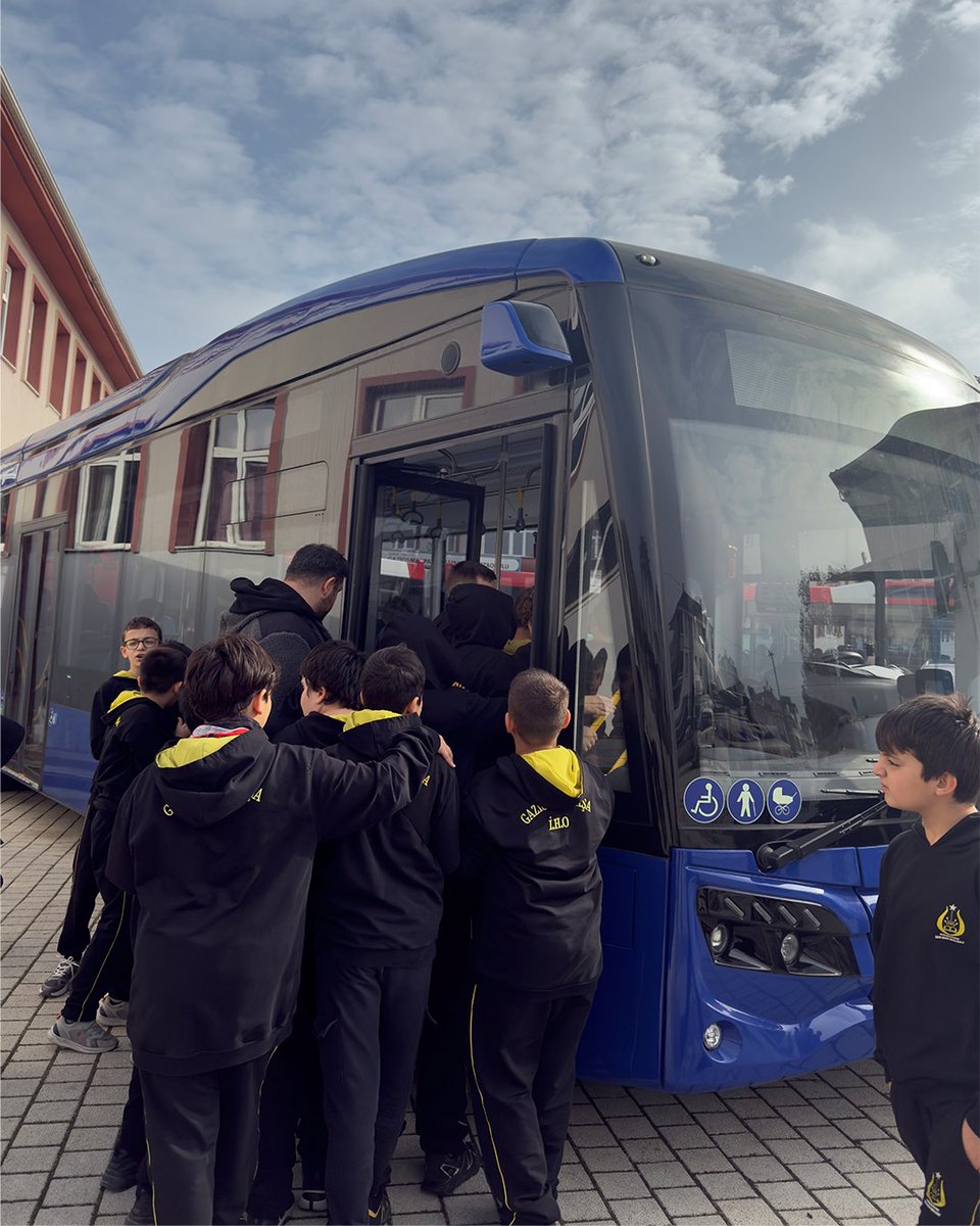 ulasimas_tr's tweet image. Yerli Malı Haftası Kapsamında Yerli Mühendislik Gücümüzü Geleceğin Mimarlarıyla Buluşturduk✨

*** 
We Brought Our Domestic Engineering Power Together with the Architects of the Future as Part of Domestic Products Week

#YerliMalıHaftası
#YerliÜretim
#AKIA
