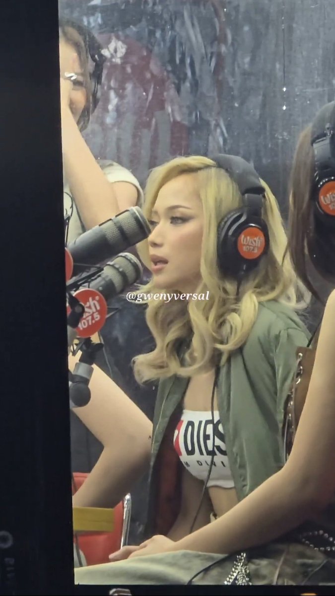 Sobrang ganda ni <a href="/bini_gwen/">GWEN APULI</a> grabe!!! Parang foreigner 

#BINI 
#BINIonWishBus