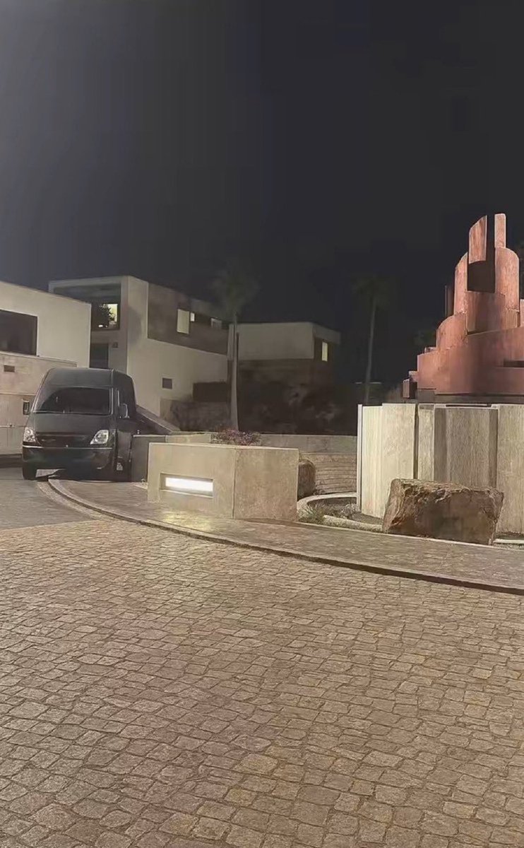 VideoGameHstry's tweet image. Driving around reminiscing about old times