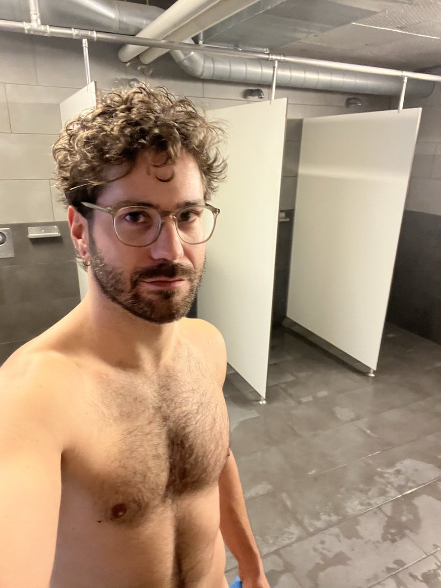 Saw my crush in the gym and had to take a cold shower :-)