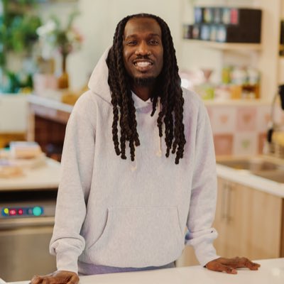 Que The Wolf tweet media