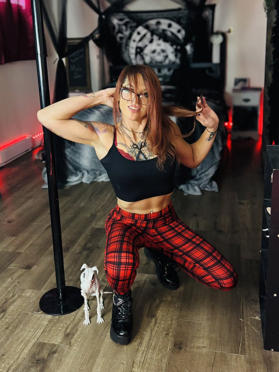 ts_miss_ino's tweet photo. Back to reality baby 💀 Always hits harder when you got a taste of your dreams. #simpleday #routine #altgirl #fashiongram https://t.co/u7hMPSML3x