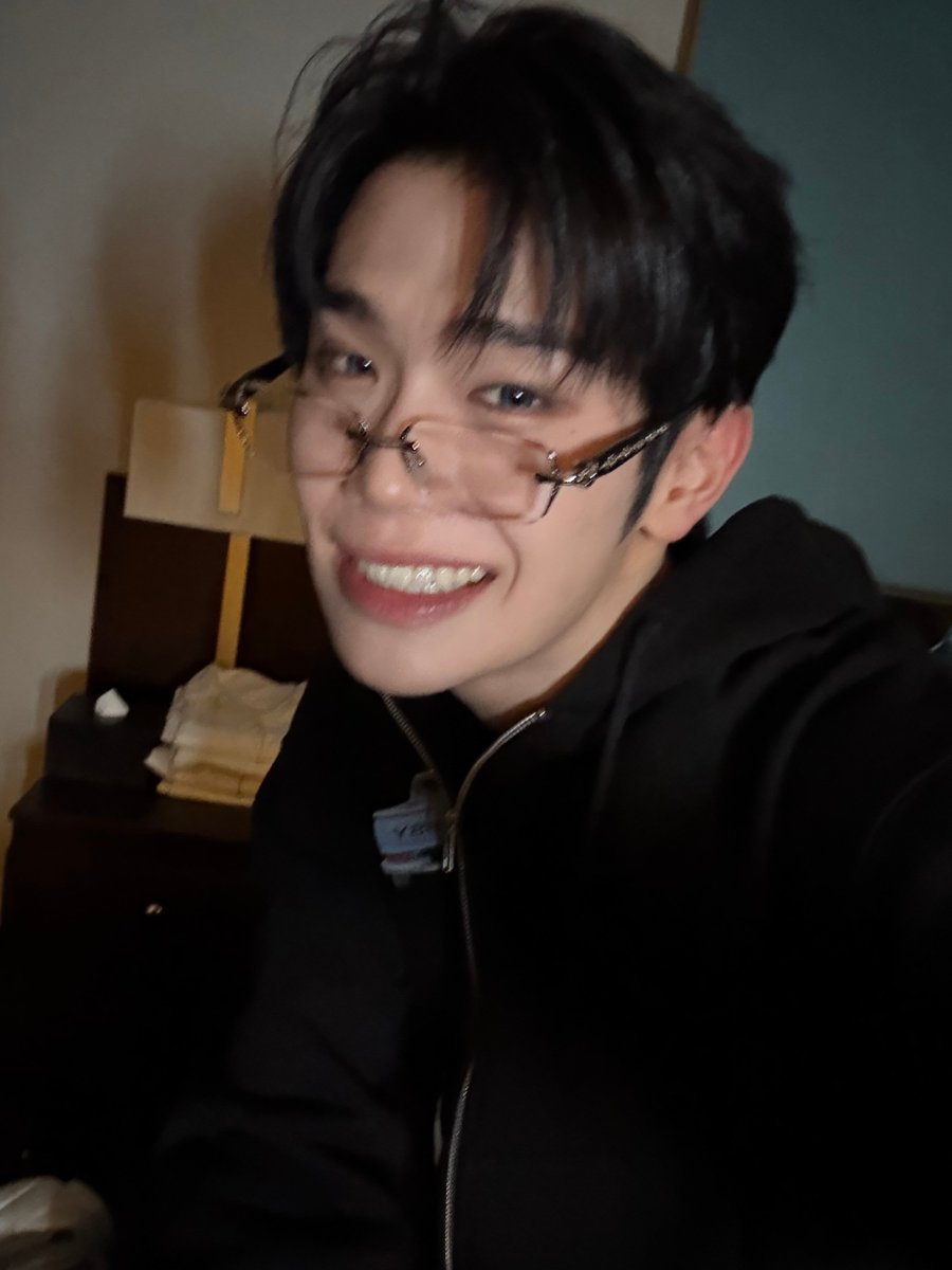 duckpuppytext's tweet photo. 251215 🐥📸 10:32PM KST https://t.co/tSDjN7TuBn