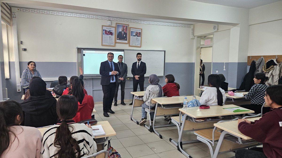 Edremit_MEM's tweet photo. EDREMİT KIZ MESLEKİ VE TEKNİK ANADOLU LİSESİ ZİYARET EDİLDİ

@tcmeb @Yusuf__Tekin @tcvanvaliligi @valiozanbalci75 @tcvanedremit @omerahmetozd @VanilMem @bycandiroglu @2006bilgin

Haberin Detayı 👇
https://t.co/RZaeavQVS4 https://t.co/fV1m3EDZKG