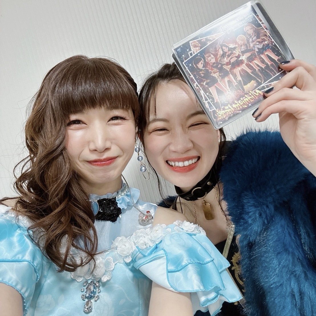 炎陣『純情Midnight伝説』

色んなアイドルが生き様を見せてきたこの曲を、今回こんなに大勢のアイドルさんと歌えて、夢のようでした🔥❤️

ちなみに炎陣は５人ユニットです🫶

🔥向井拓海
💖藤本里奈
💪大和亜季
🎸木村夏樹
🎤松永涼

チェック夜露士苦！

#アイマスMOIW2025 
#アイマスMOIW2025_day2