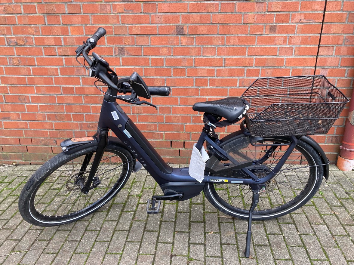 +++ Wem gehört dieses E-Bike? – Polizei sucht Eigentümer +++

Link zur Pressemitteilung 🔗 muenster.polizei.nrw/presse/wem-geh…
___
#PolizeiMünster #Polizei #EigentümerGesucht
