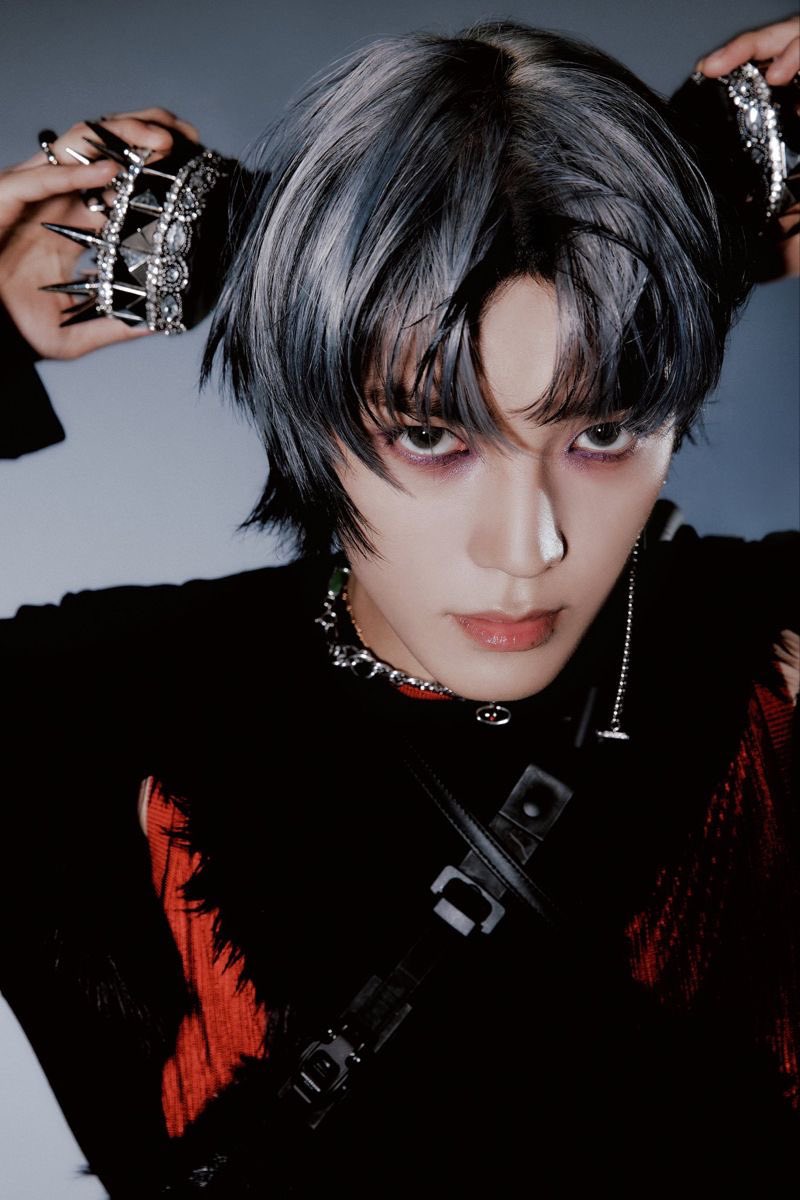 nctpopbase's tweet image. NCT 127’s TAEYONG has announced his first solo tour, scheduled for 2026.