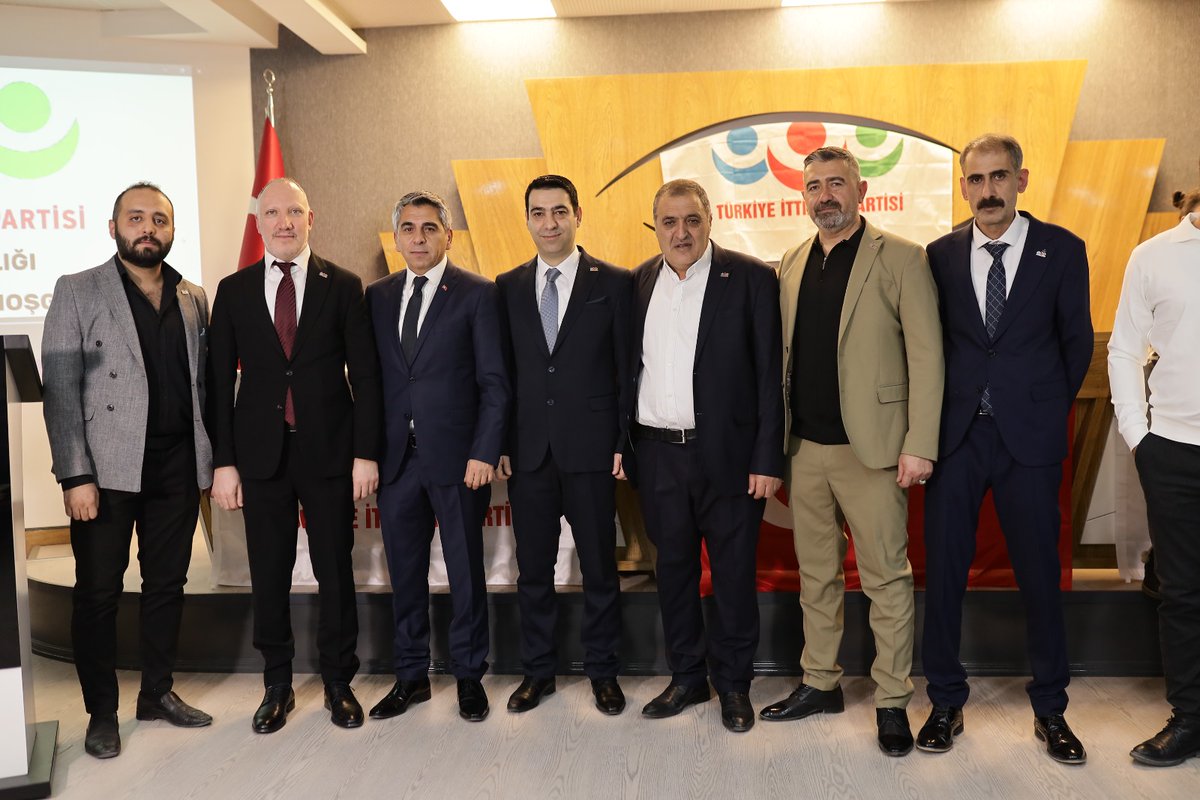 metindincer7734's tweet photo. Van İl Başkanlığımızın 2. Olağan Kongresi 14 Aralık 2025 tarihinde Genel Başkan Yardımcılarımız Enver Türkoğlu, Ferhat Yılmaz, Ümit Gürkal Egemen ve Bahattin Saraçoğlu ile Genel Sekreterimiz Hatay Komat’ın katılımı ile gerçekleşmiştir. 

İl Başkanlığına seçilen Sayın Serdar AYGÜN ve tüm il teşkilatını tebrik eder başarılar dilerim.